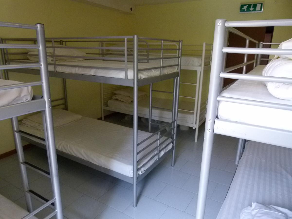 Why Me Eco-Friendly Hostel Тбилиси Екстериор снимка