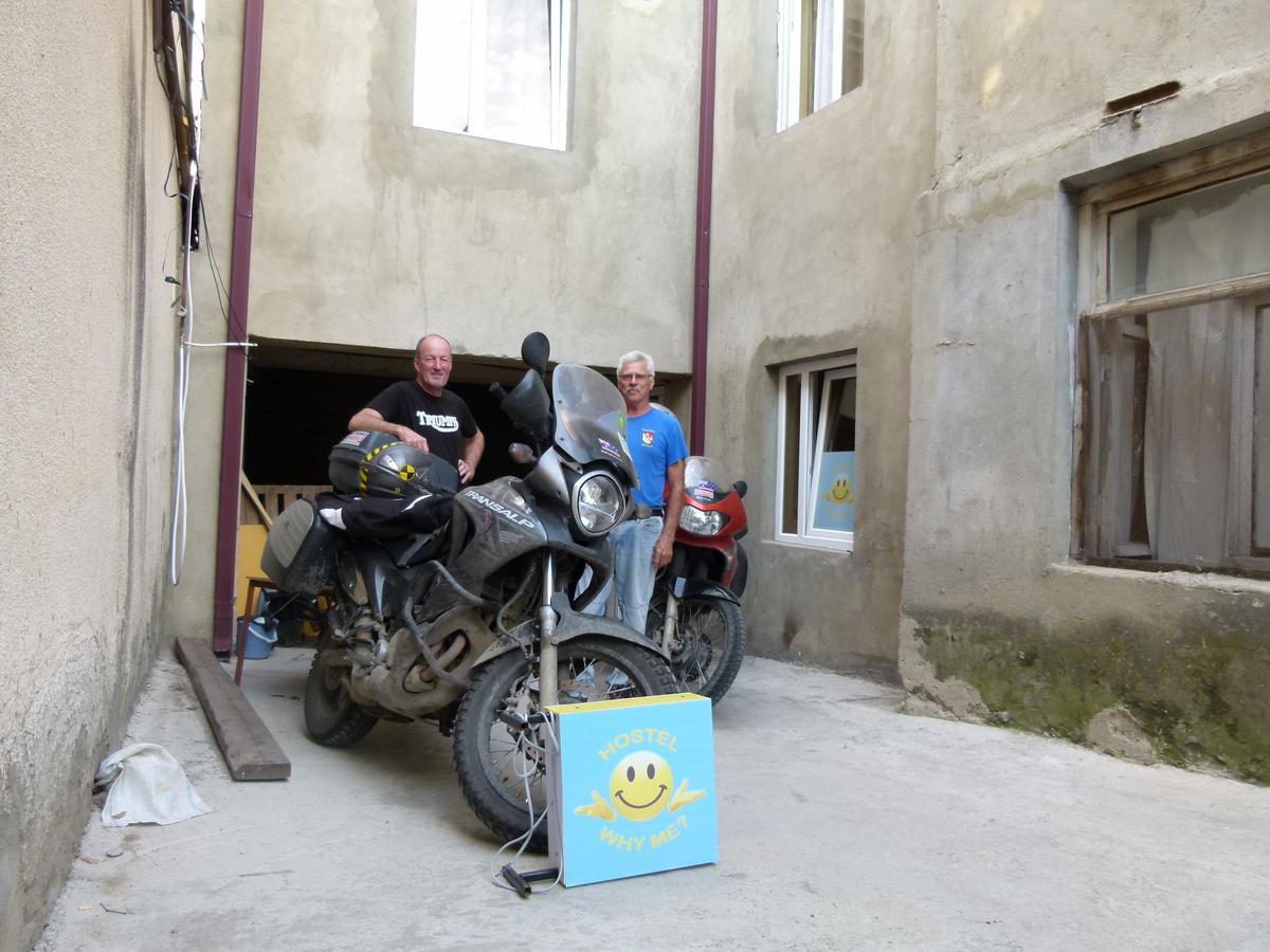 Why Me Eco-Friendly Hostel Тбилиси Екстериор снимка
